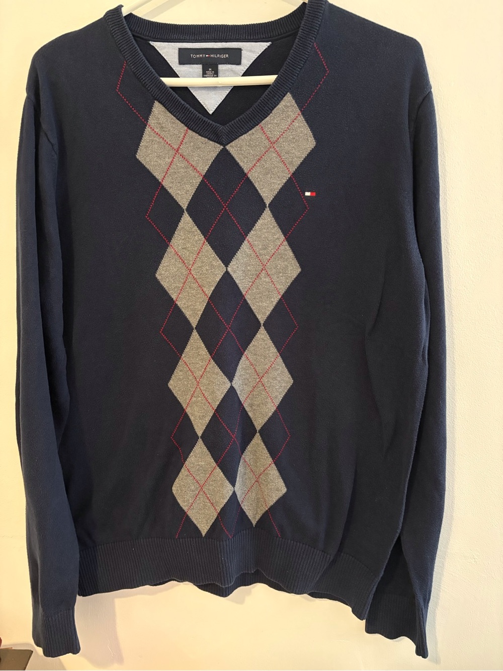 Tommy Hilfiger Navy Argyle V-Neck Cotton Sweater with Gray Diamond Design